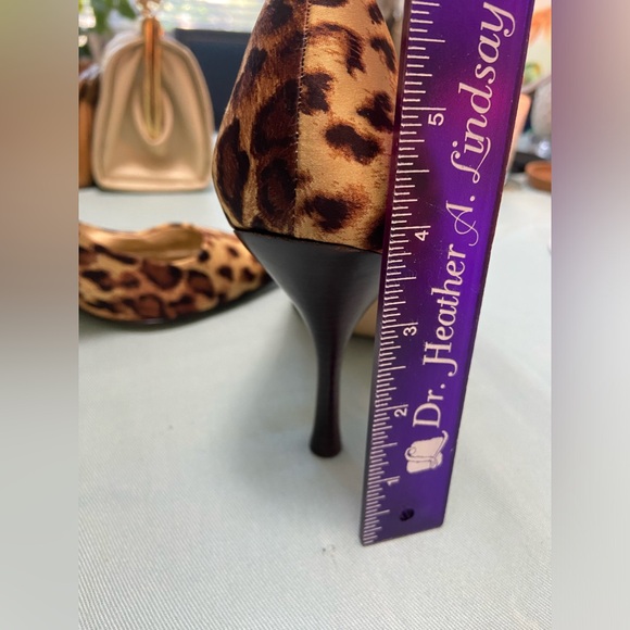 Guess Animal Print Pointed Toes 4” High Heels Women’s Size 9 - Picture 9 of 9